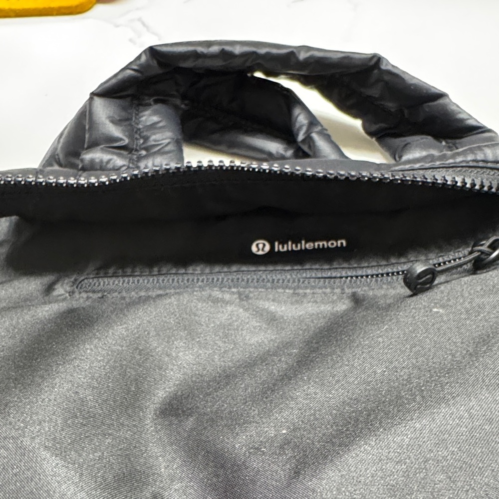 Lululemon Black Quilted Crossbody Bag - Picture 6 of 9